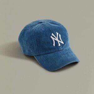 ’47 UO Exclusive MLB New York Yankees Cord Cleanup Baseball Hat